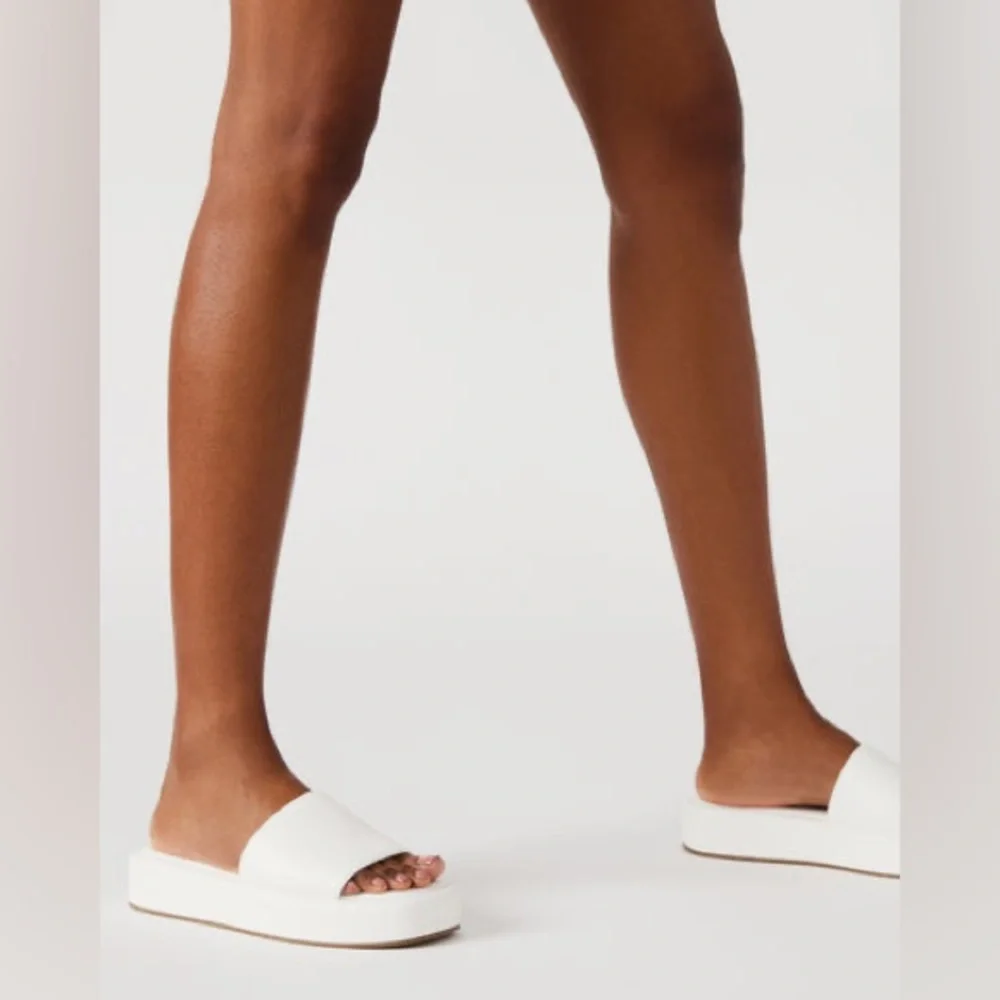 STEVE MADDEN White Platform Square Toe Flat Wedge Beach Slides Sandals Leather - Picture 7 of 16